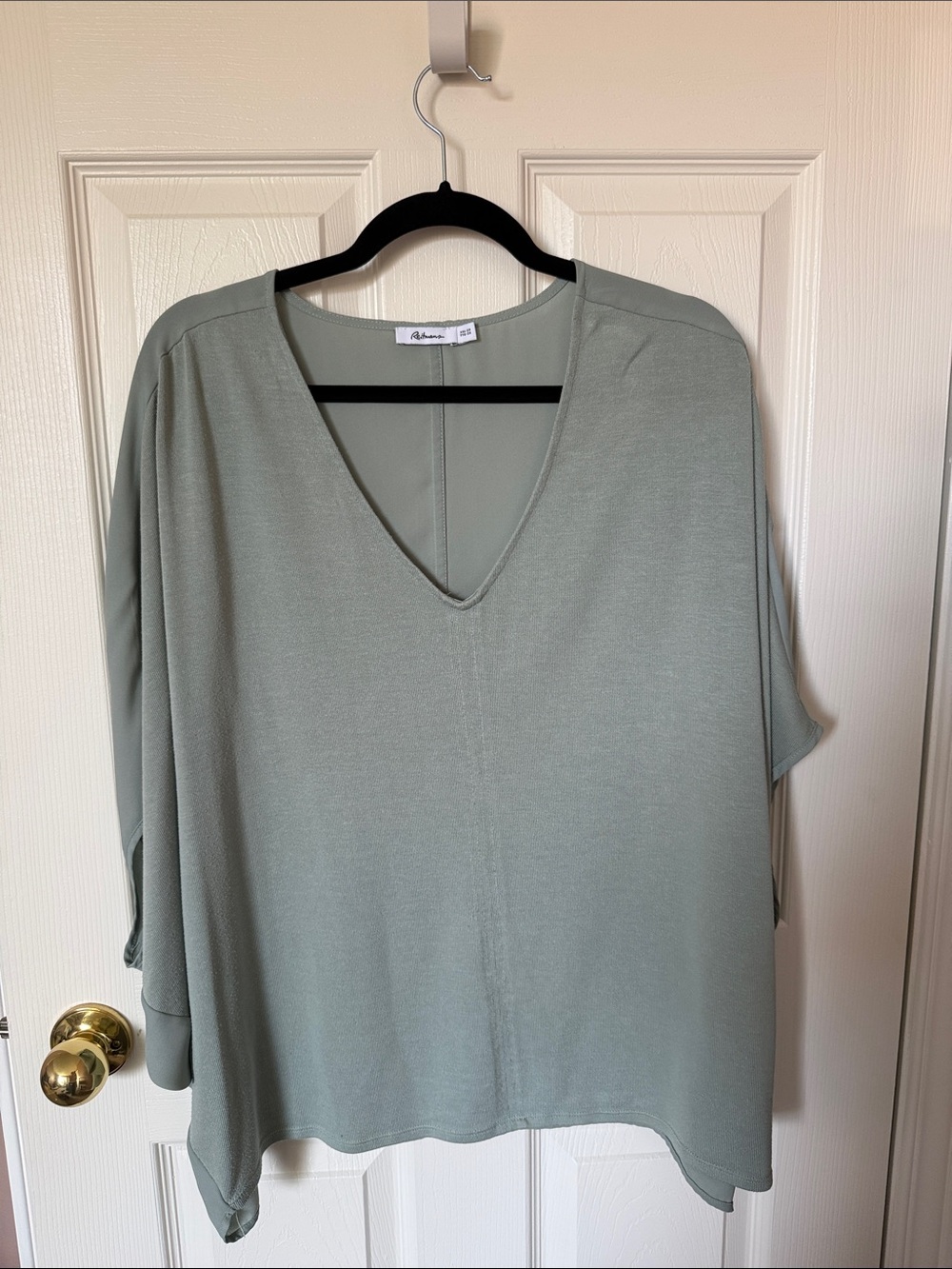 Reitmans Sage Green V-Neck Tunic Top
